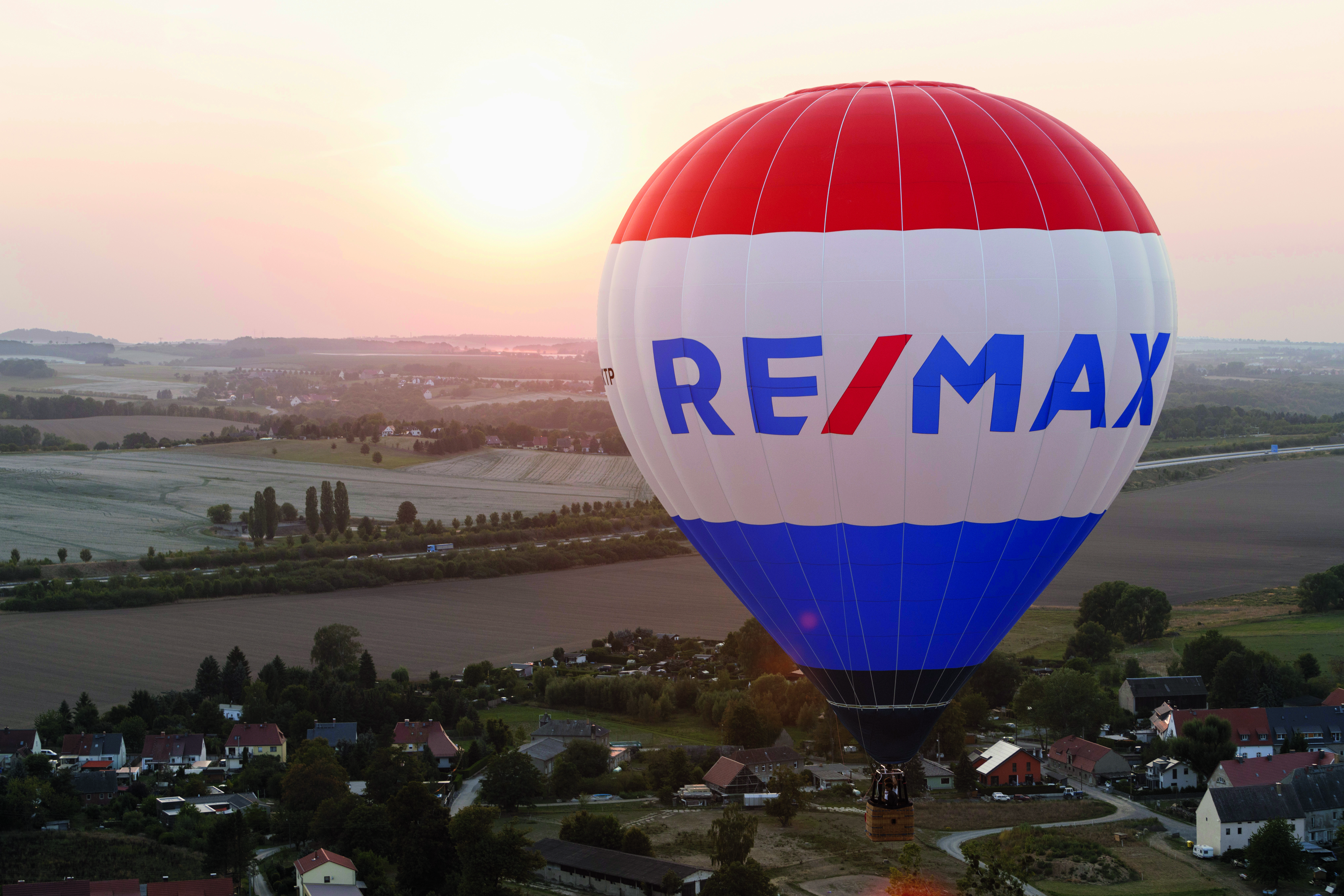 RE/MAX continuă extinderea în Republica Moldova: RE/MAX Capital și RE/MAX Experts, două noi birouri în Chișinău